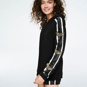 Victoria’s Secret Pink Bling Dog Hoodie M NEW